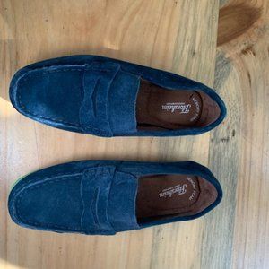 Florsheim Kids Blue Suede loafers with green soles. Size 6 1/2 M